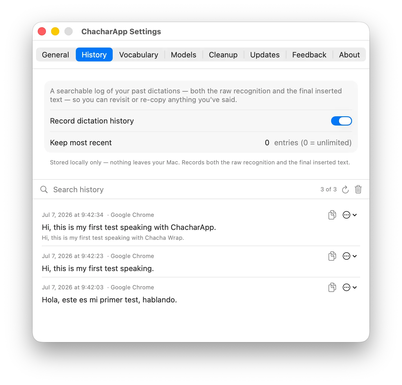 Pestaña Historial de ChacharApp: una entrada real dictada en el navegador (Google Chrome), con el reconocimiento crudo junto al texto corregido.